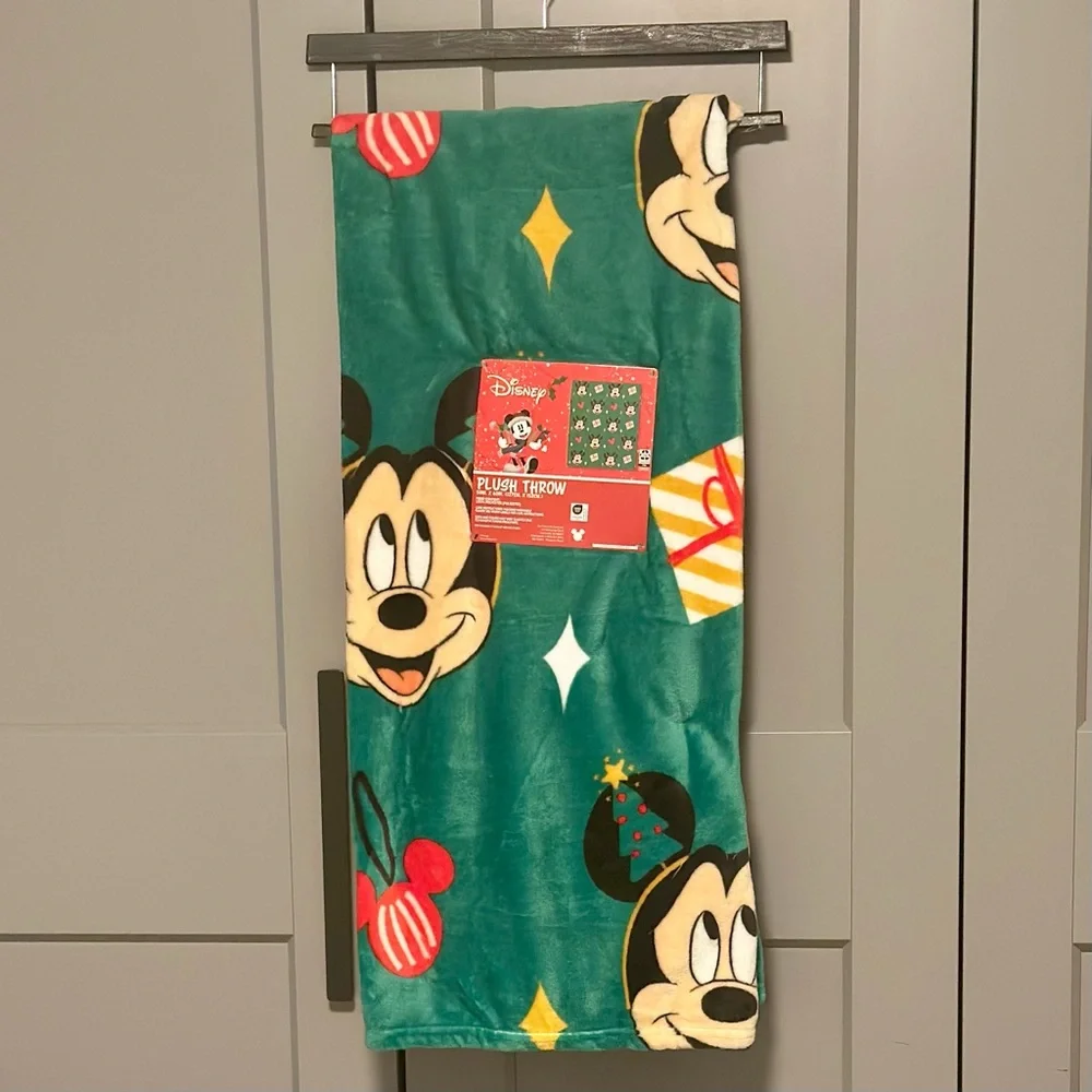 2x Disney Mickey + Minnie Christmas Plush Throw Blanket Set 50x60 Green cozy